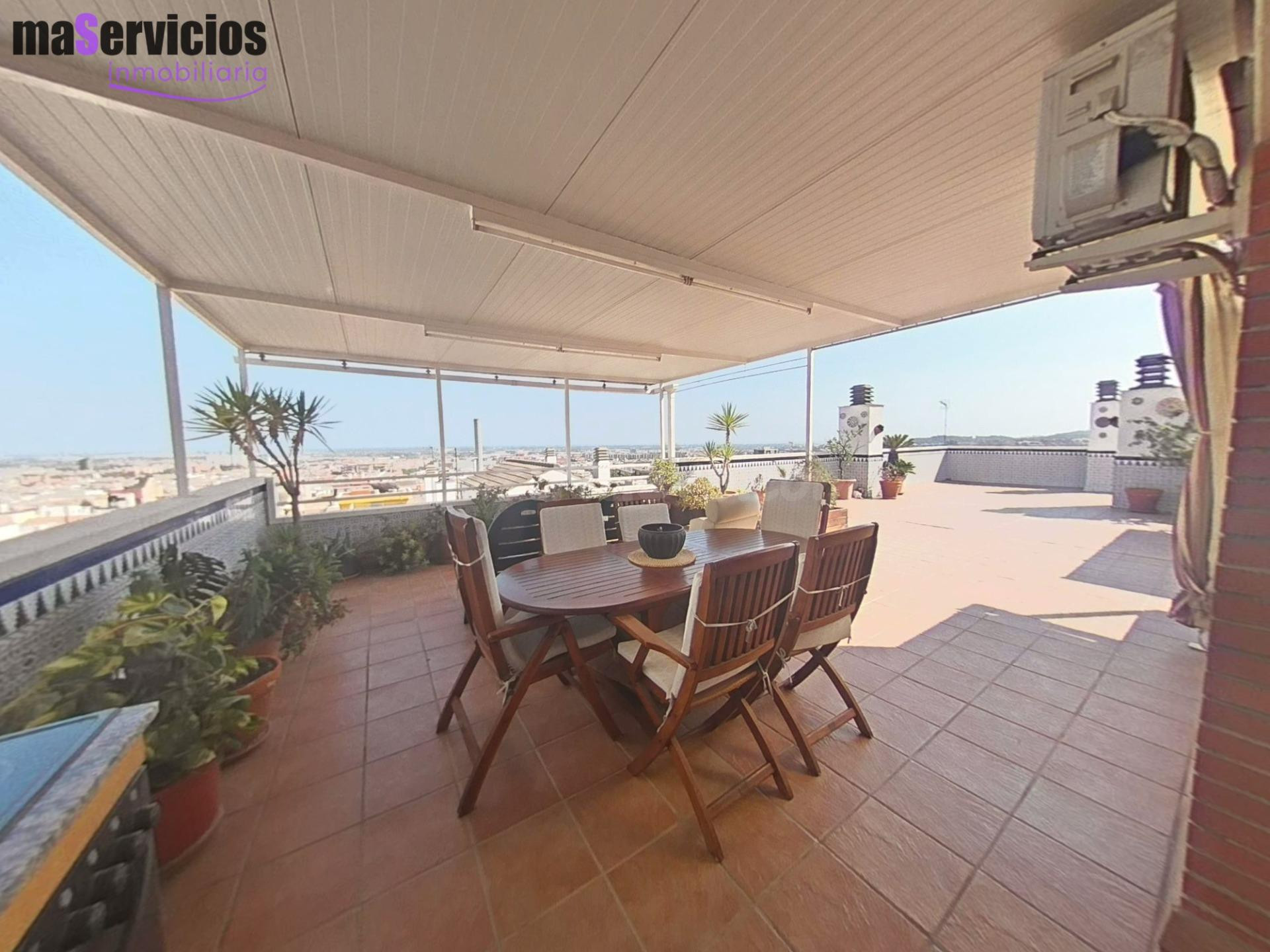 Ático único con terraza panorámica en Albarrosa, Viladecans