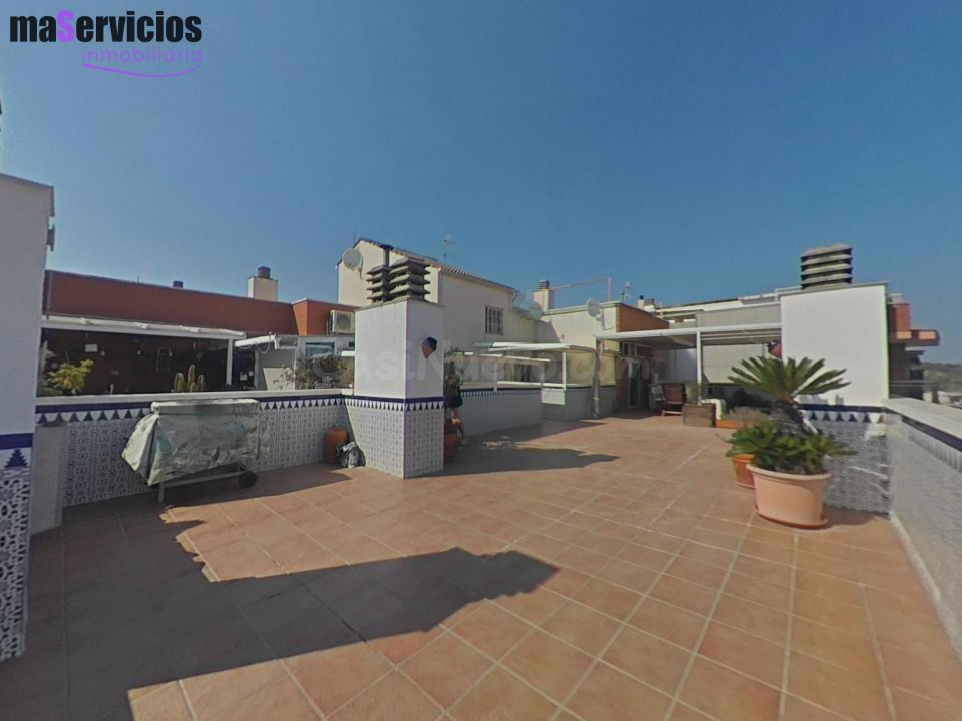 Ático único con terraza panorámica en Albarrosa, Viladecans - foto 5