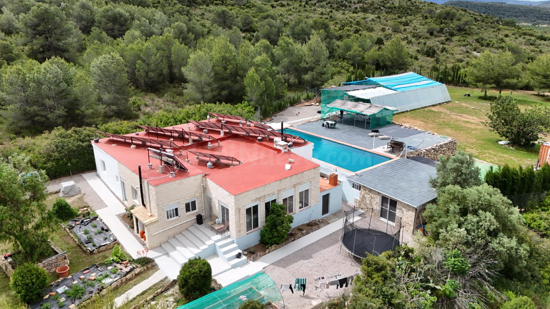 NEGOCIO Y VIVIENDA EN VILLAR DEL ARZOBISPO