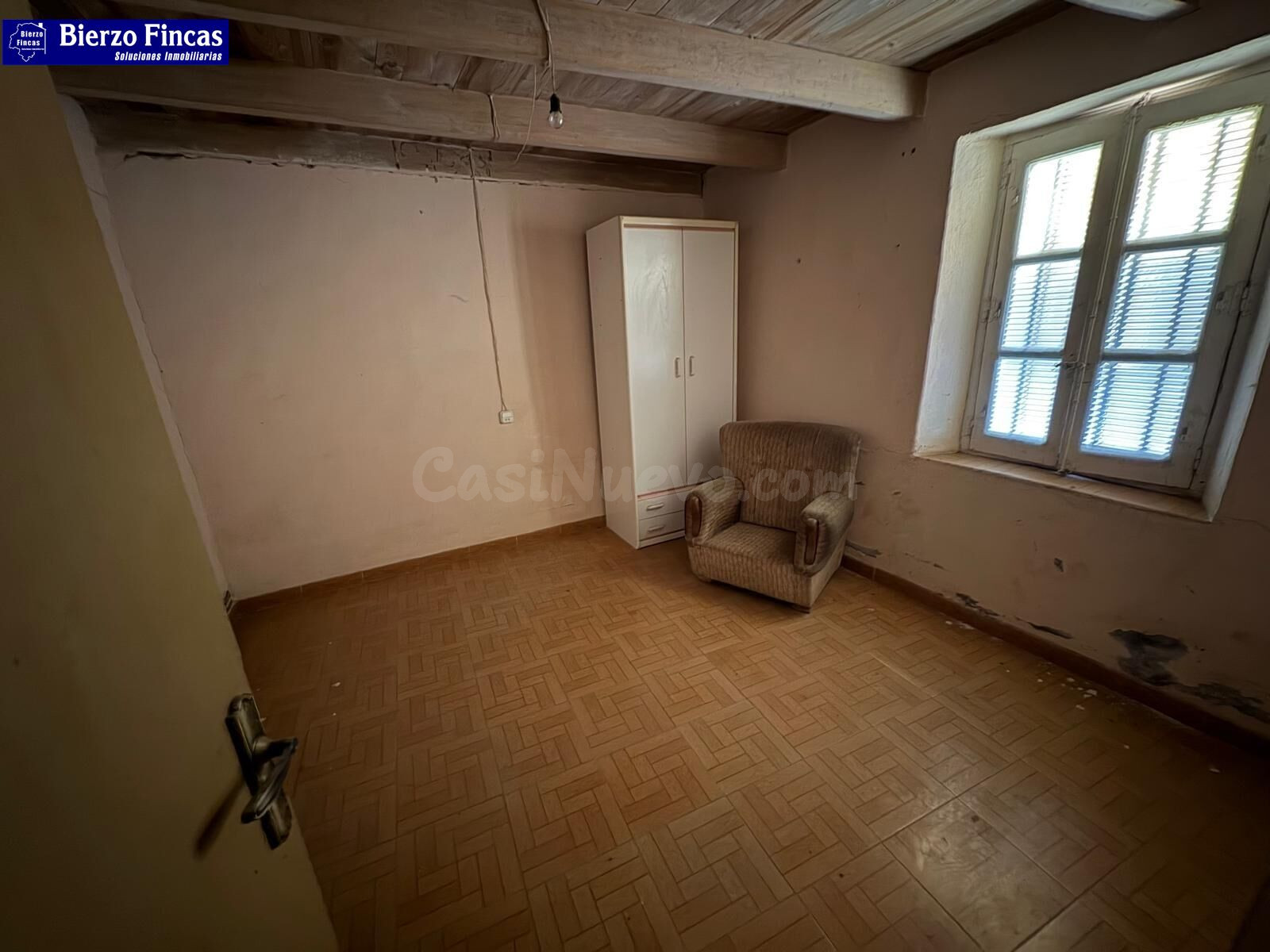 GRAN OPORTUNIDAD EN RELIEGOS – VIVIENDA CON NAVE Y AMPLIO PA - foto 3