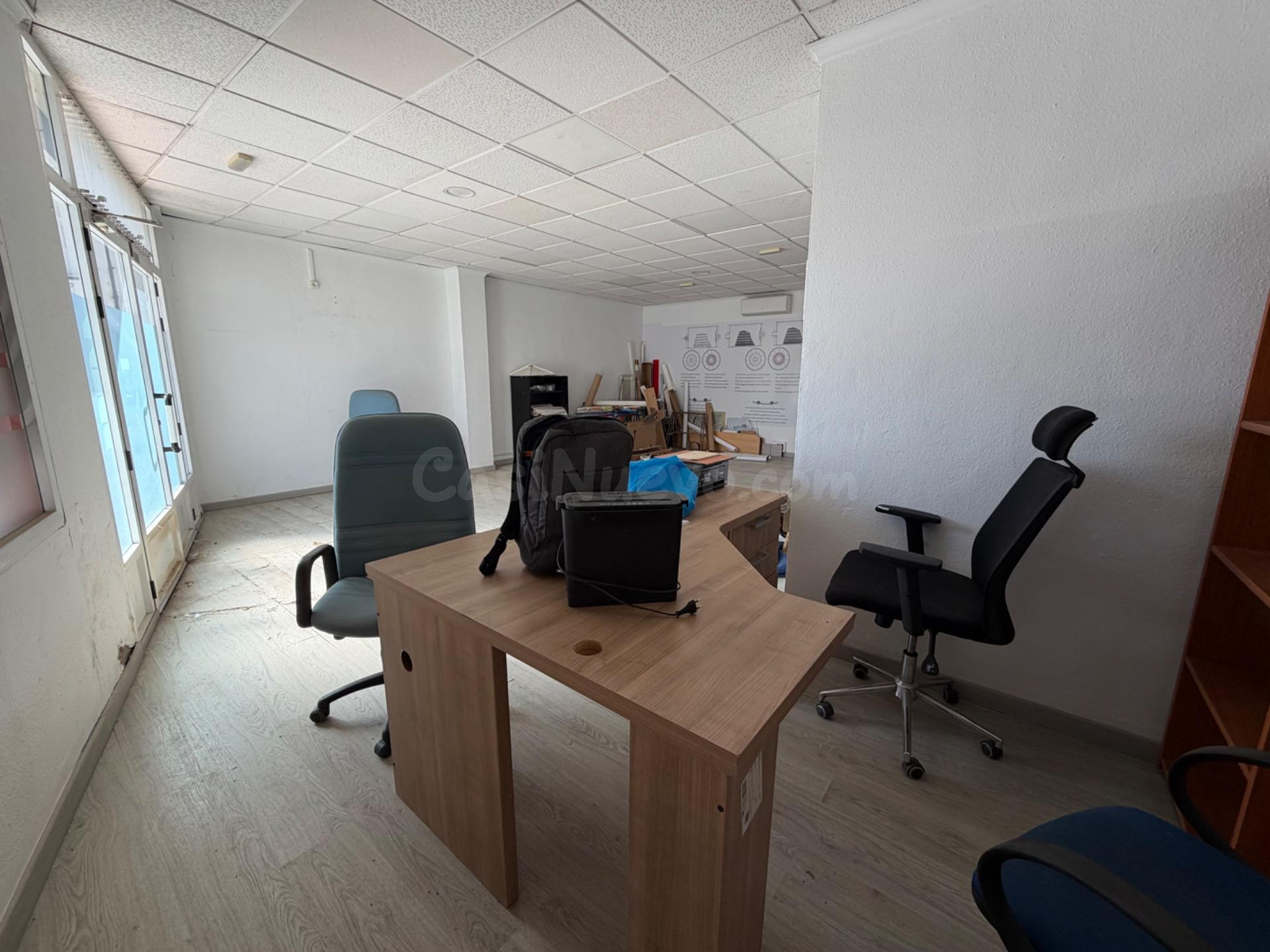 LOCAL COMERCIAL CON VIABILIDAD PARA CAMBIO DE USO A VIVIENDA - foto 2