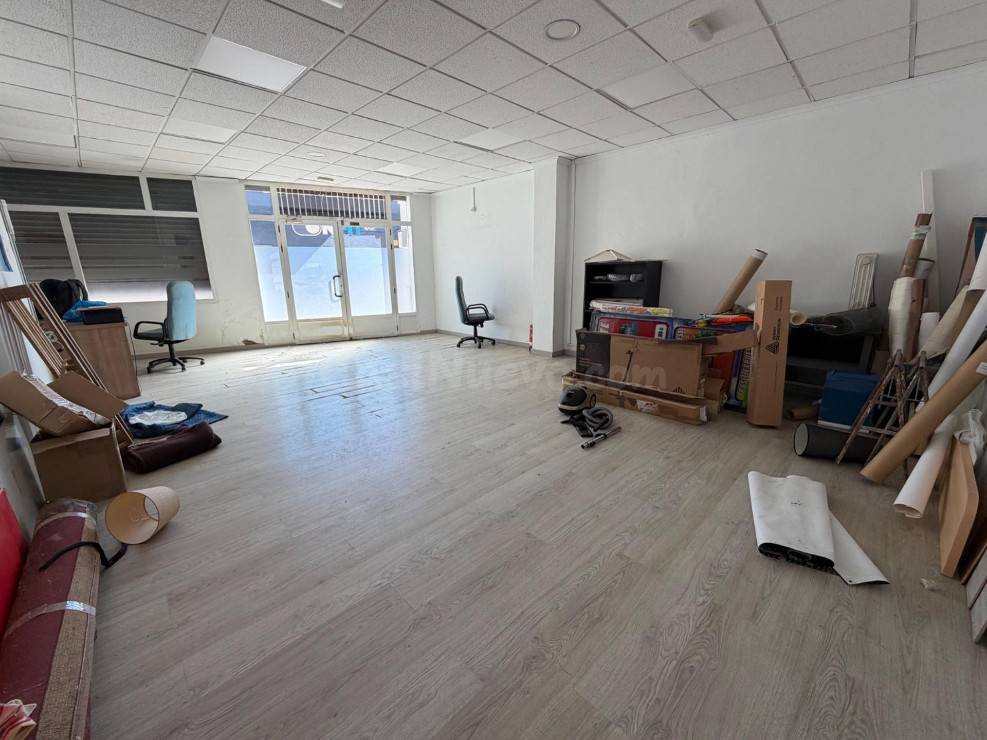 LOCAL COMERCIAL CON VIABILIDAD PARA CAMBIO DE USO A VIVIENDA - foto 4