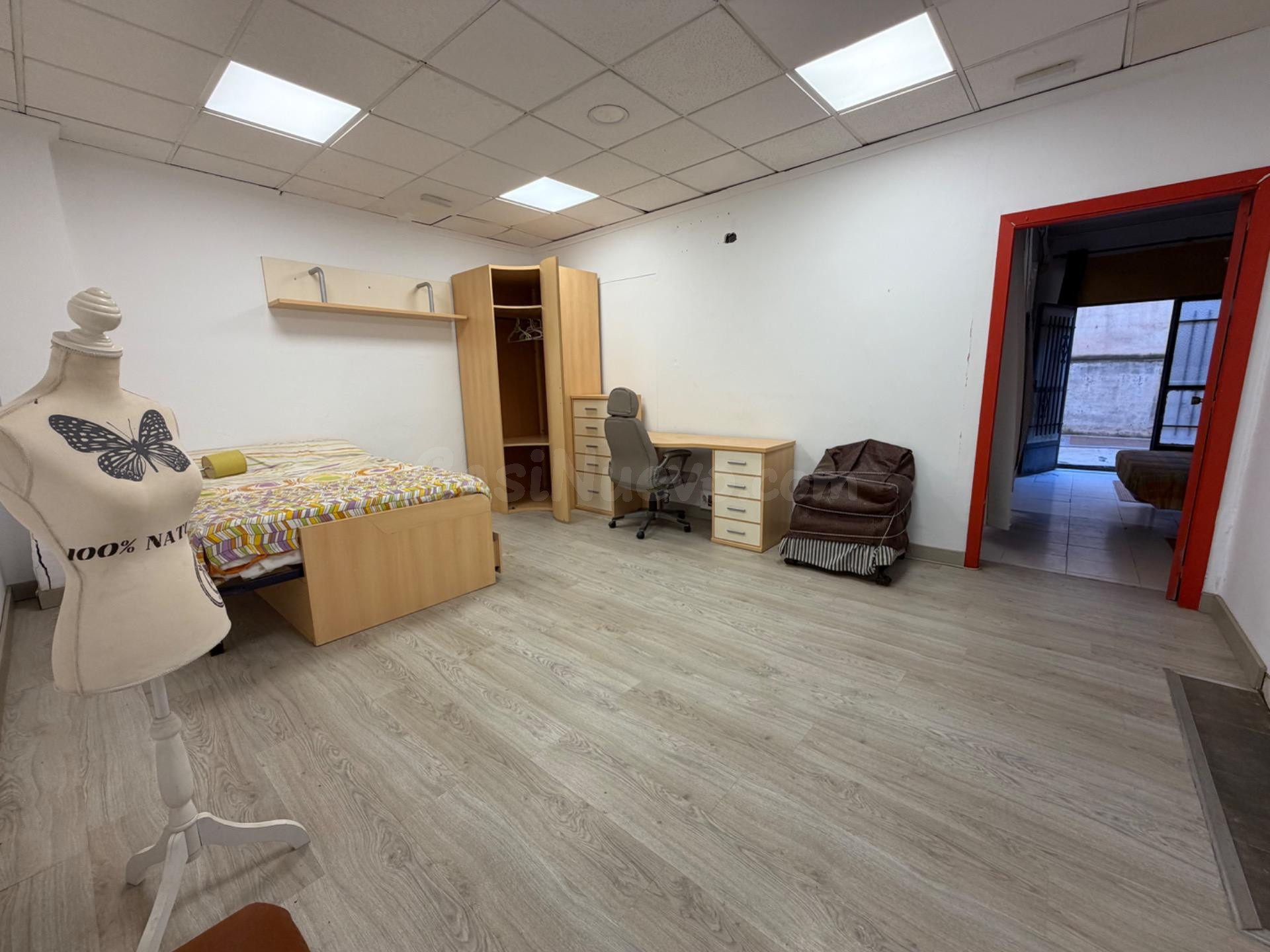 LOCAL COMERCIAL CON VIABILIDAD PARA CAMBIO DE USO A VIVIENDA - foto 5