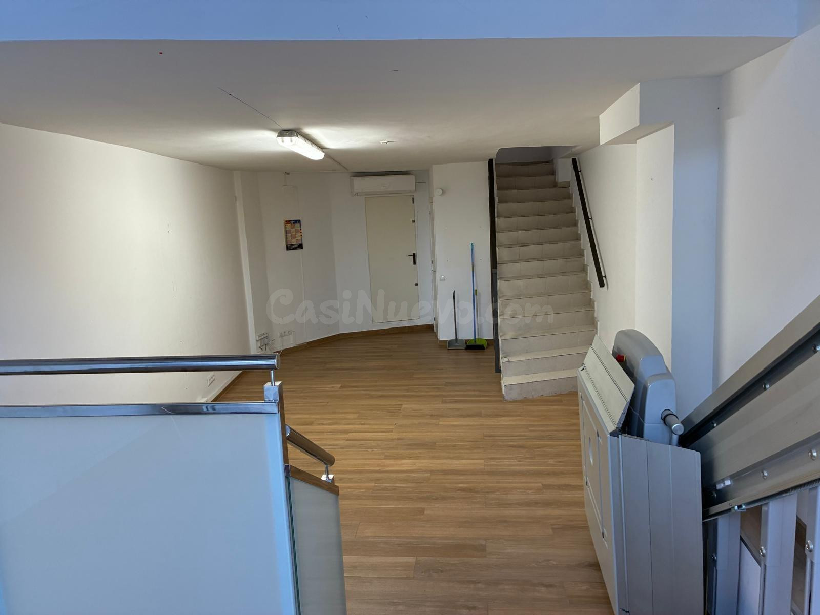 Local comercial con gran visibilidad, Barri Antic Viladecans - foto 2