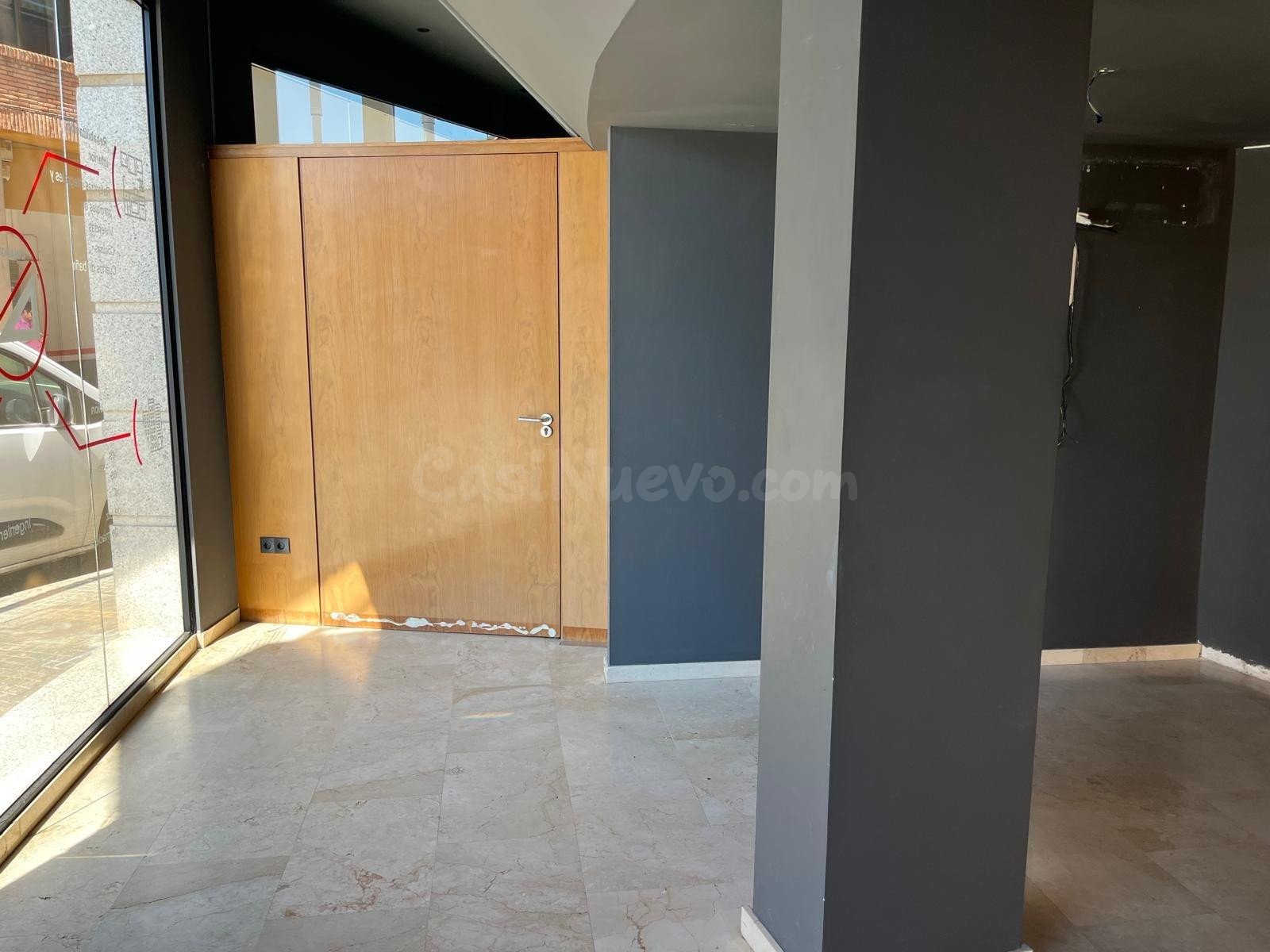 Local esquinero con máxima visibilidad - Buen estado - foto 4