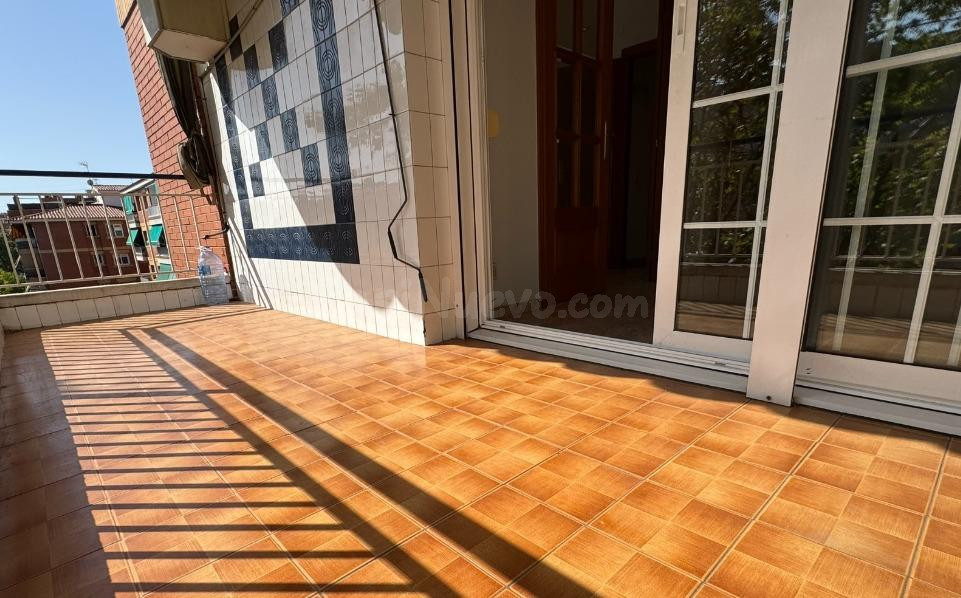 Amplio piso, luminoso y con terraza en Marianao, Sant Boi de