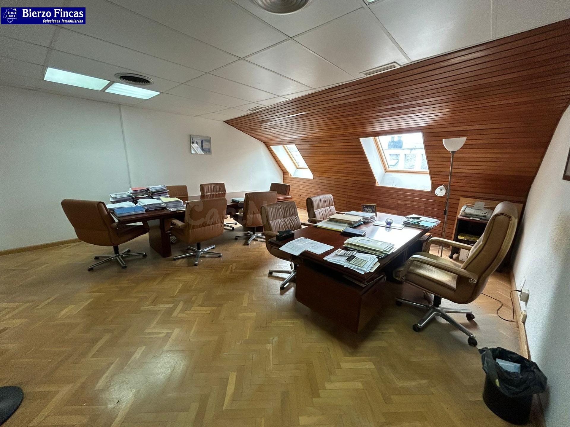 SE VENDE VENDE OFICINA EN EL CENTRO DE PONFERRADA