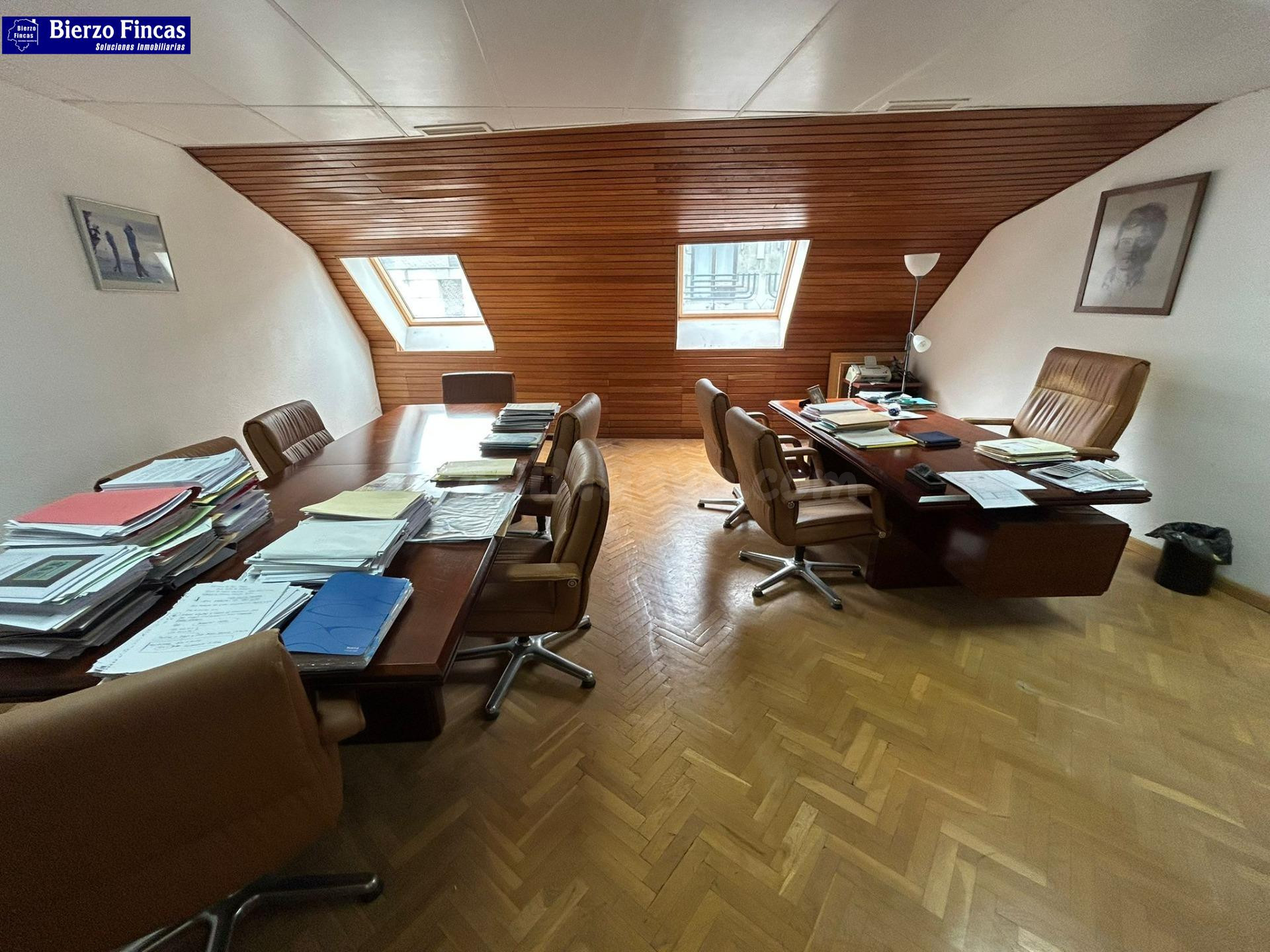SE VENDE VENDE OFICINA EN EL CENTRO DE PONFERRADA - foto 3