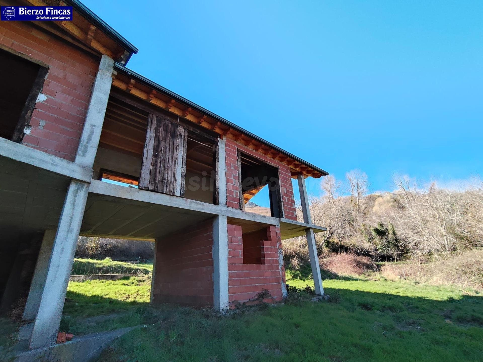 SE VENDE CONSTRUCCIÓN EN LOMBA, LA CABRERA