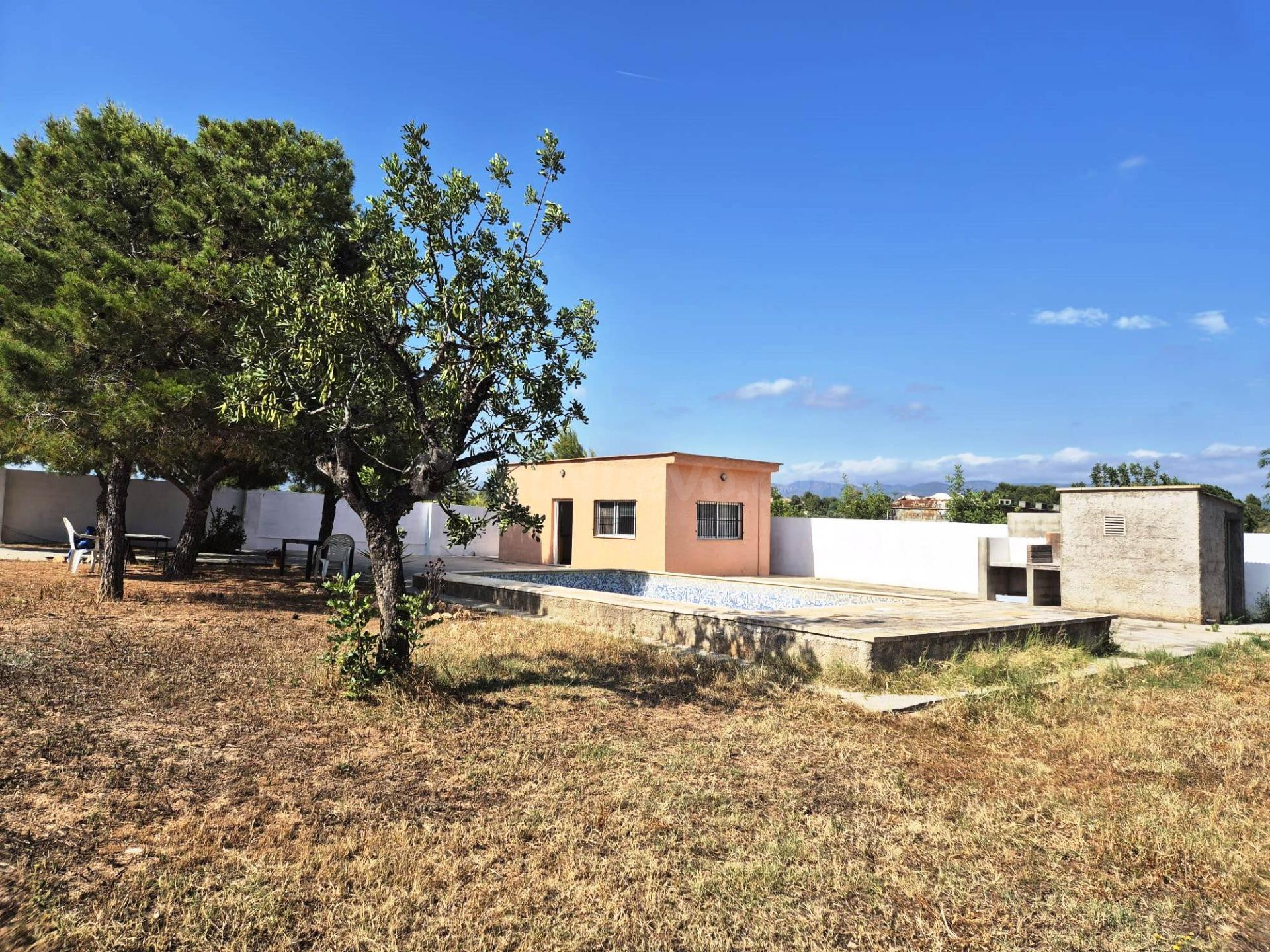 Casa de campo con terreno, piscina y excelentes accesos cerc - foto 4