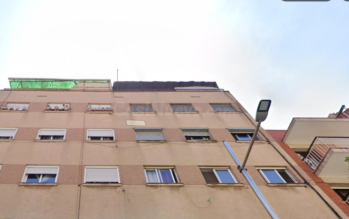 Acogedor Ático en La Torrassa, Hospitalet de Llobregat por s - foto 2