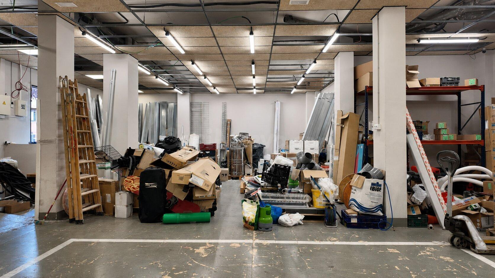Local-almacén de 200 m2 con acceso para vehículos en Horta-G - foto 4