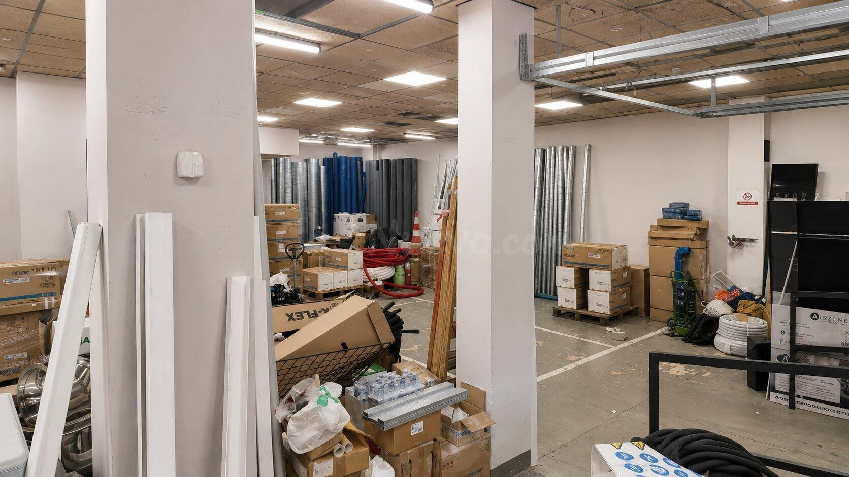 Local-almacén de 200 m2 con acceso para vehículos en Horta-G - foto 5