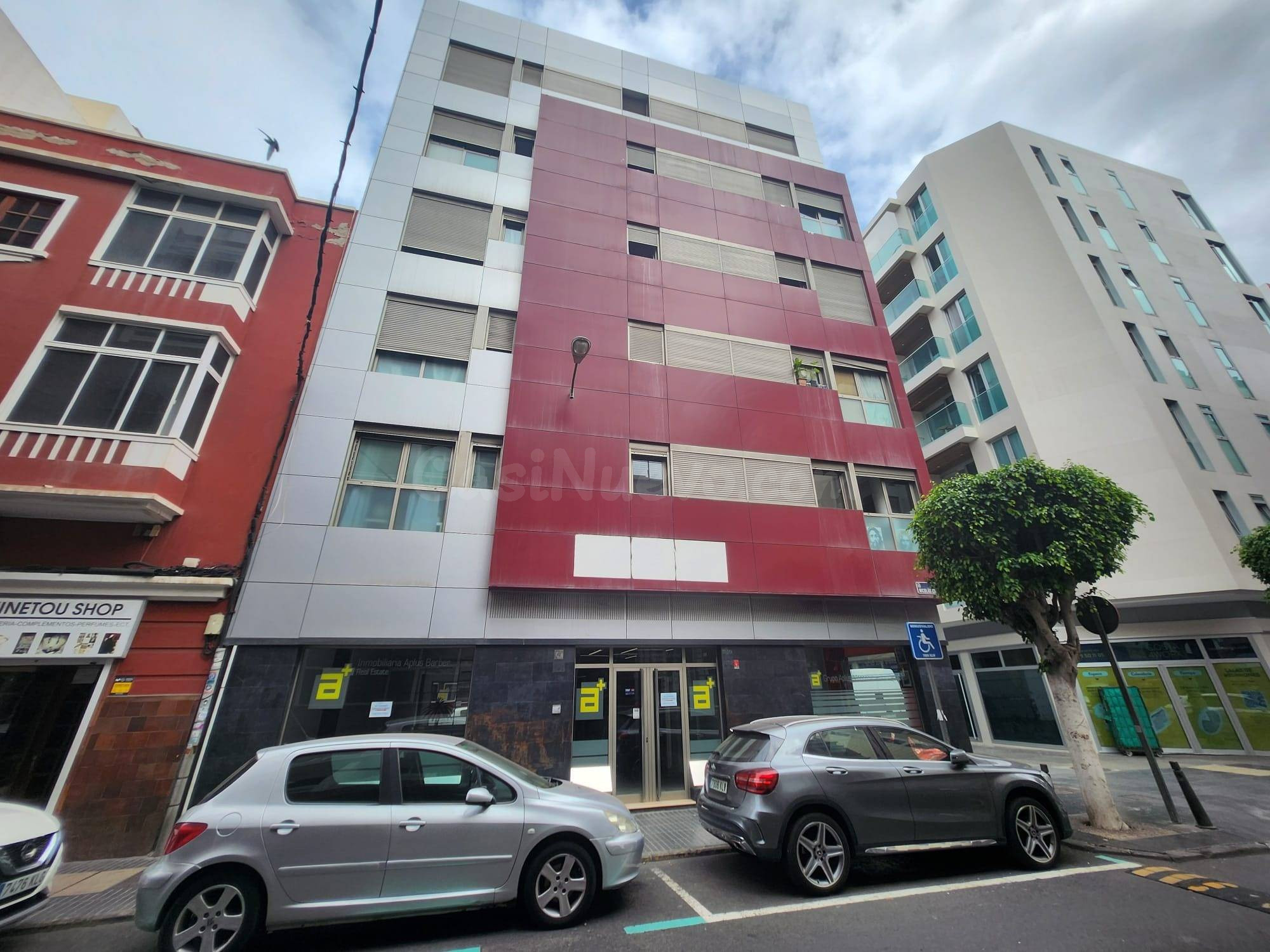 Local comercial en Nicolás Estevanez-Las Canteras - foto 2