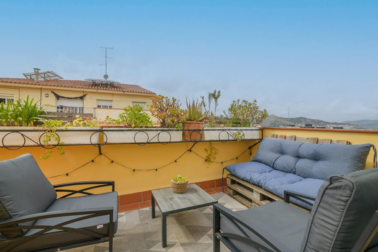Sobreático con gran terraza privativa en Horta-Guinardo - foto 3