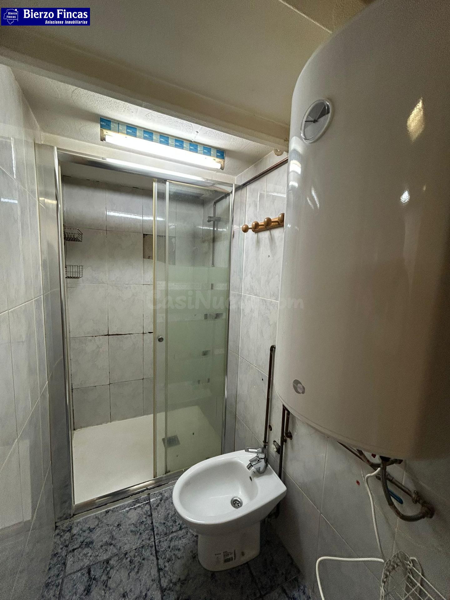 ✨ SE VENDE LOCAL COMERCIAL EN EL CENTRO DE PONFERRADA ✨ - foto 4