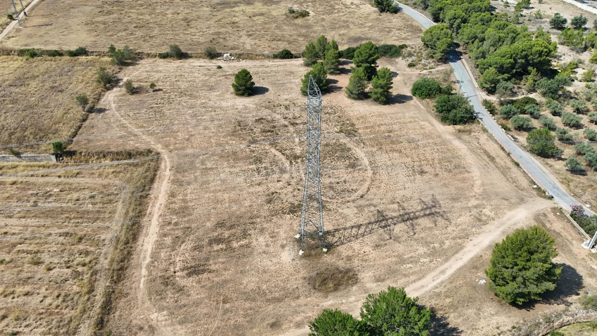 FINCA RUSTICA DE 15.000 M2 A 1 KM DEL PUEBLO - foto 5