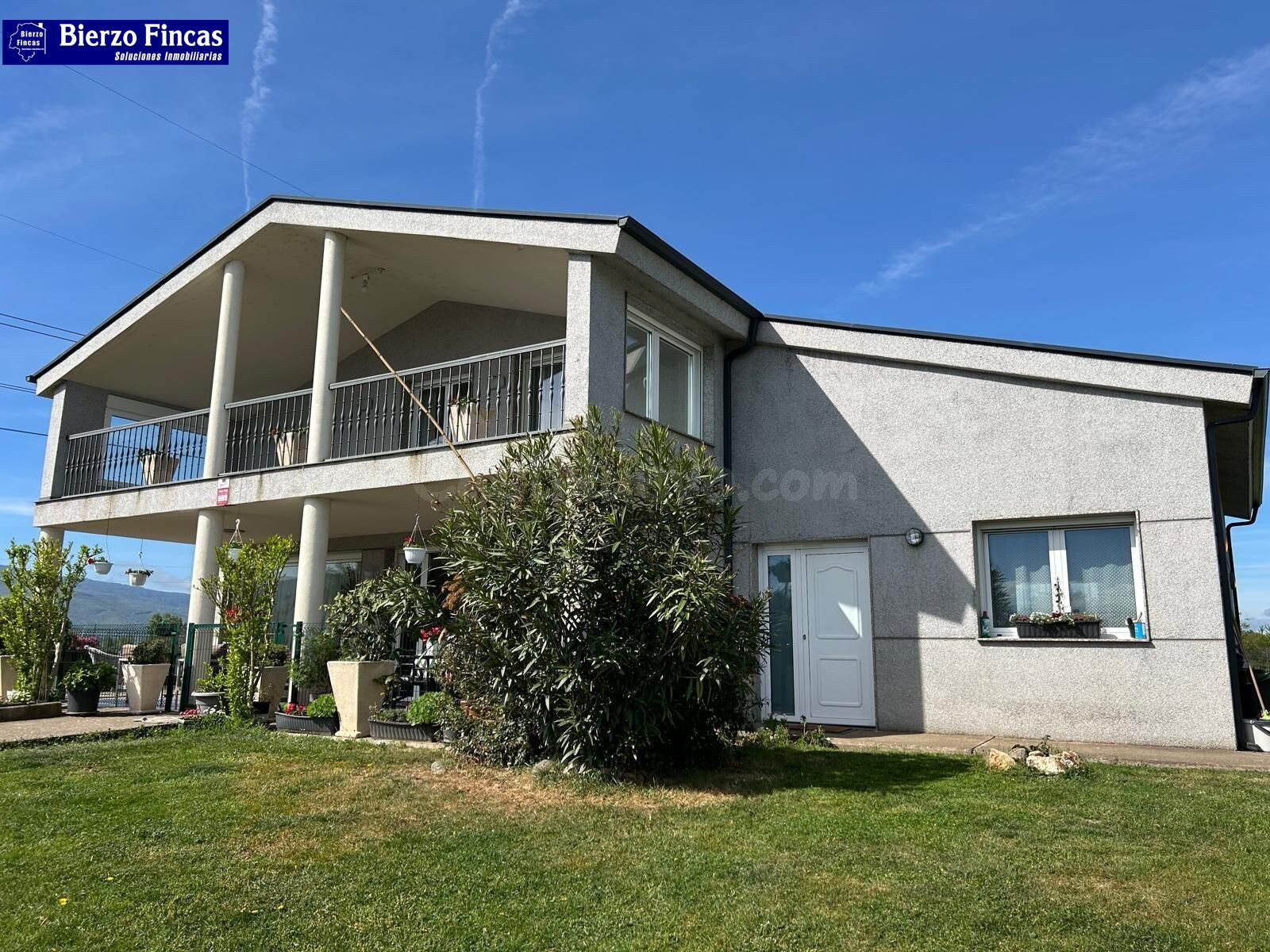SE VENDE CASA CON FINCA EN CAMPONARAYA