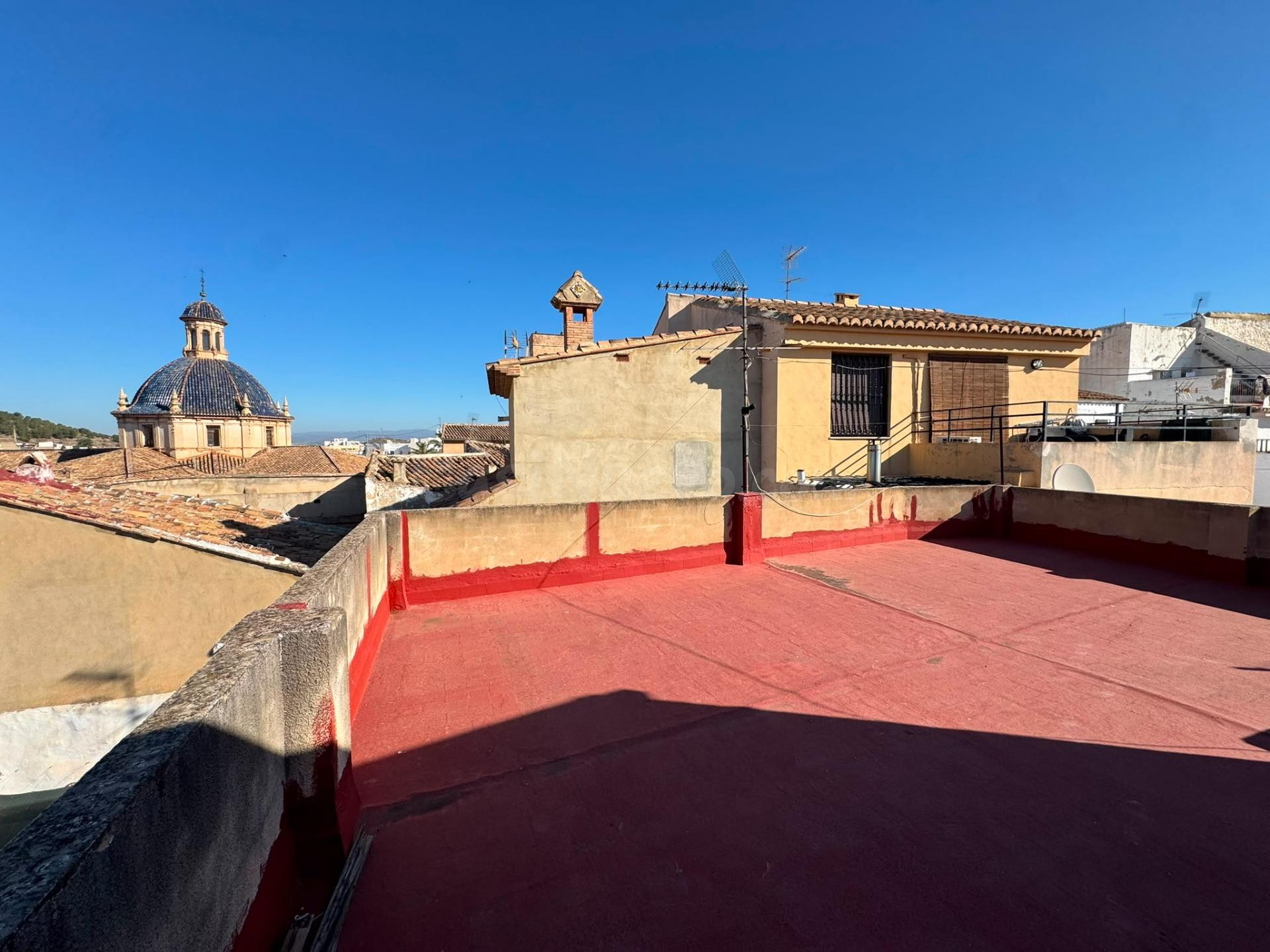 CASA CON MAGNIFICAS VISTAS EN EL CASCO ANTIGUO DE LLIRIA - foto 2
