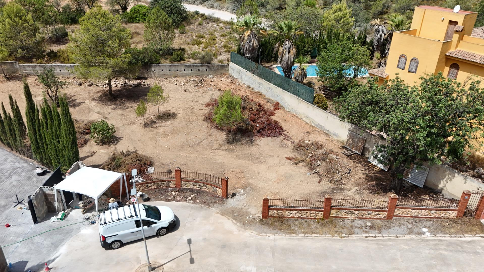 PARCELA TOTALMENTE URBANA EN LLIRIA DE 805 M2