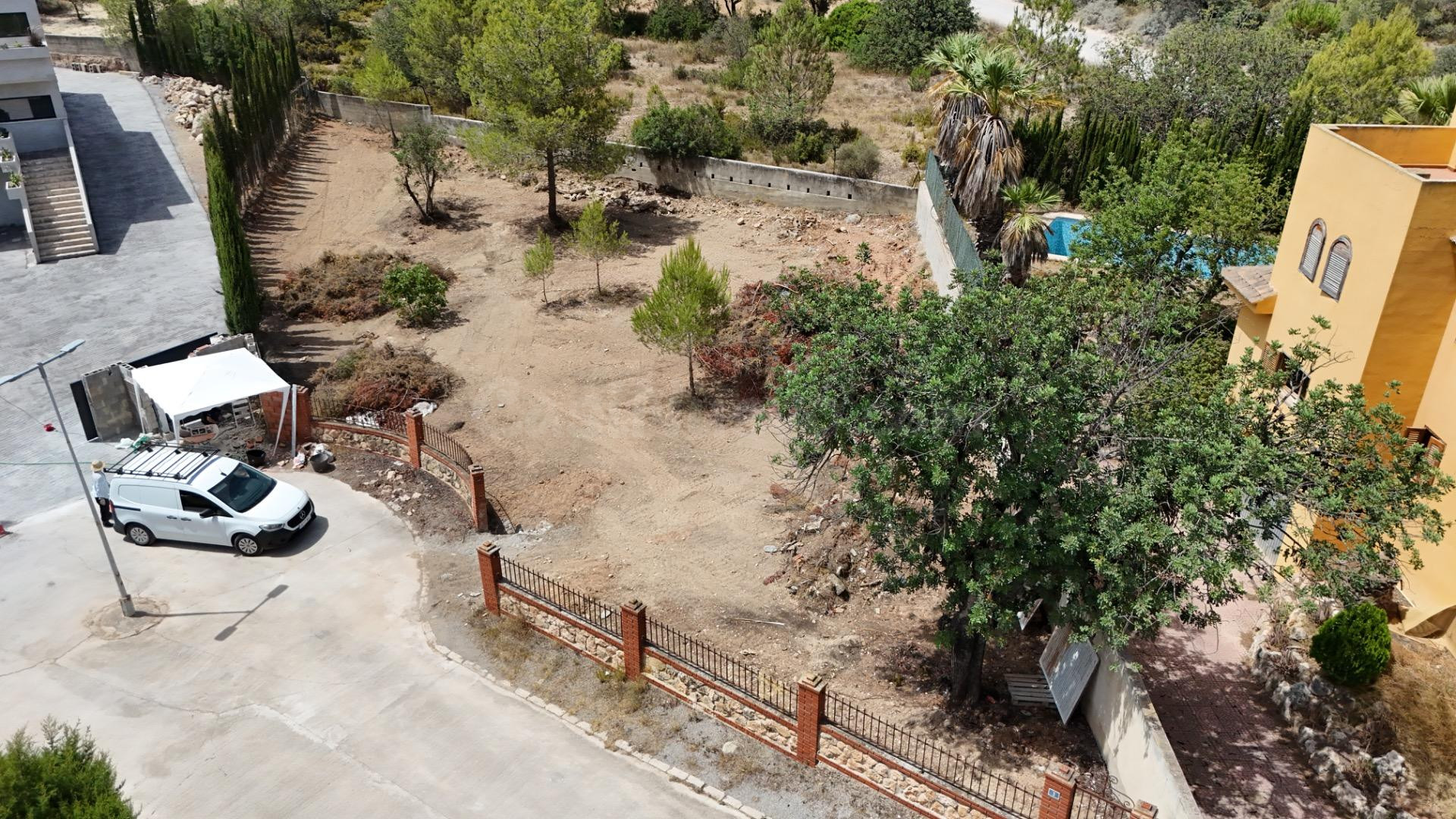 PARCELA TOTALMENTE URBANA EN LLIRIA DE 805 M2 - foto 2