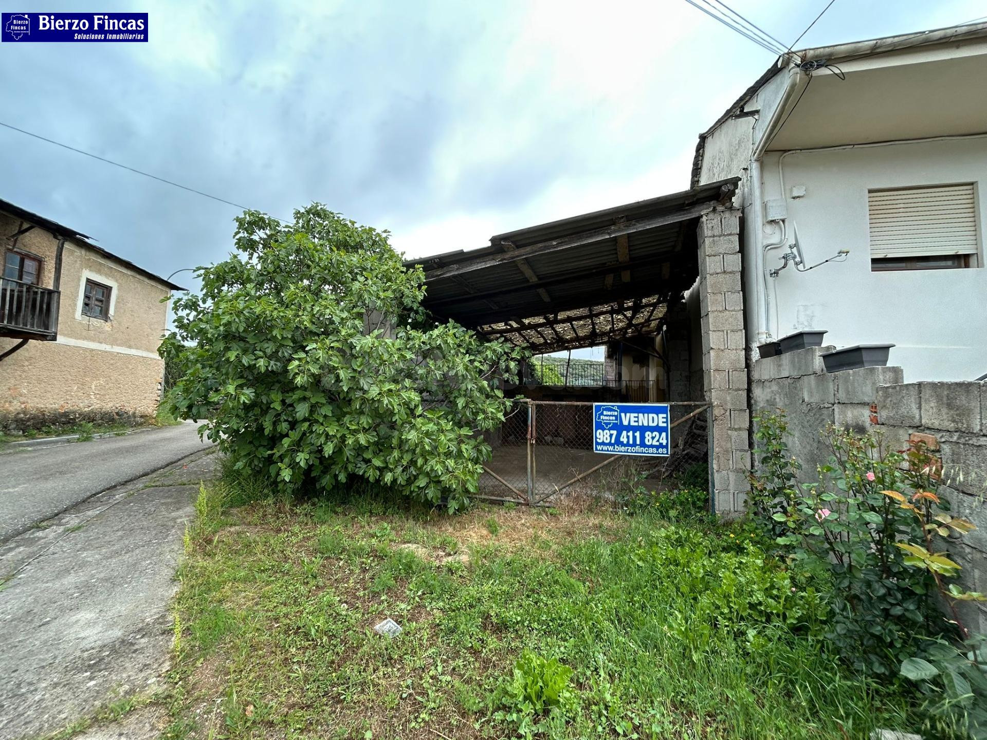 SE VENDE CASA CON TERRENO EN CARUCEDO - foto 2