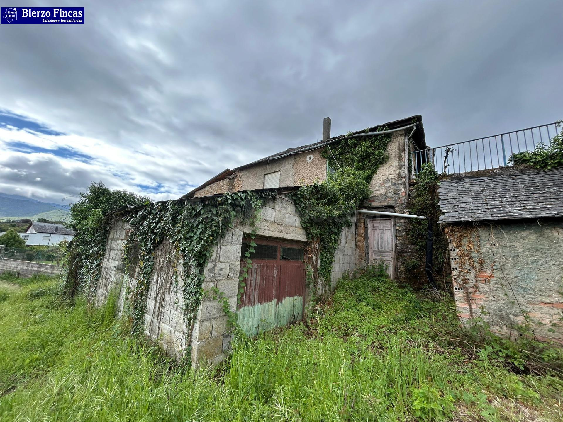 SE VENDE CASA CON TERRENO EN CARUCEDO - foto 3