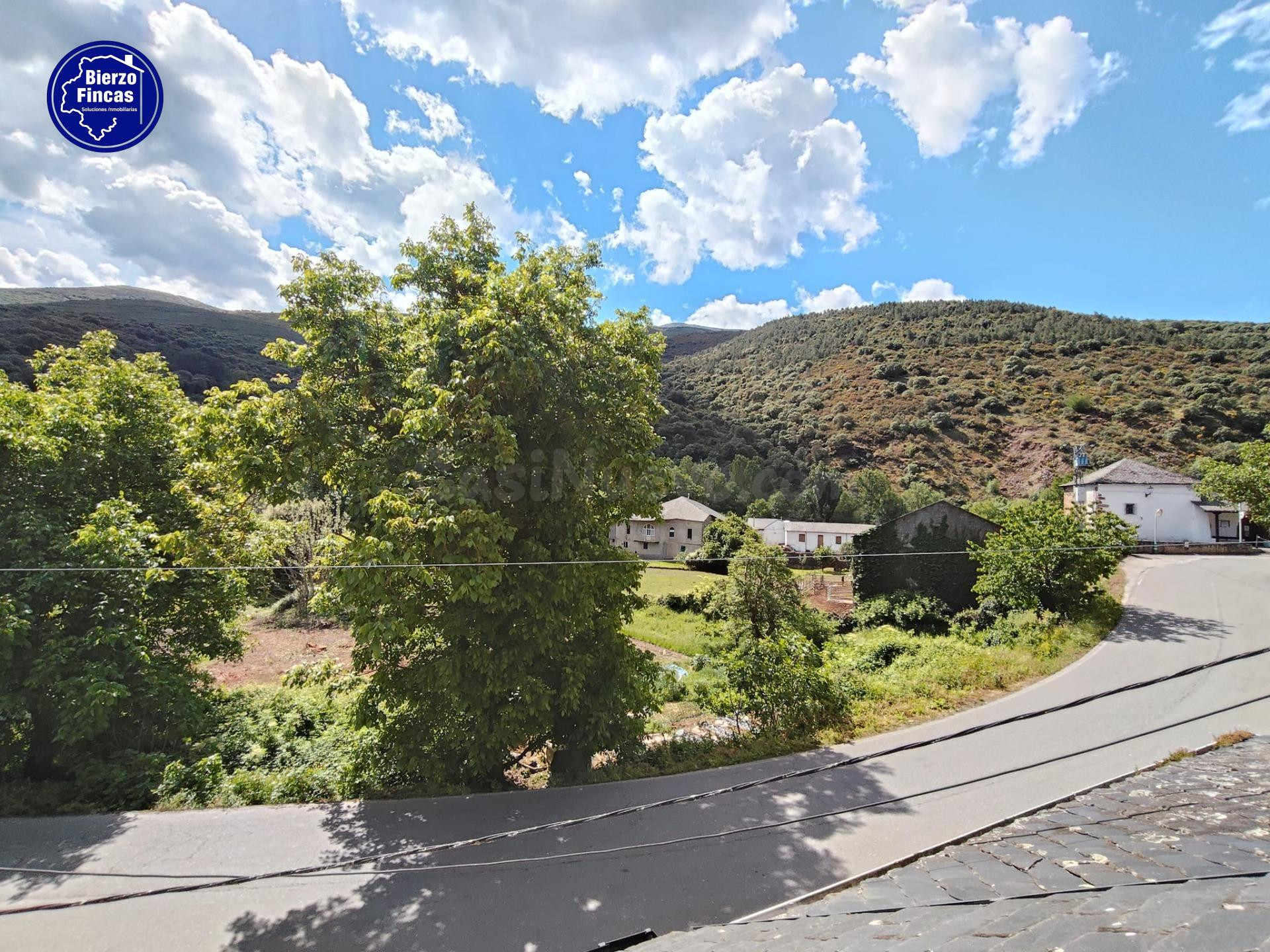 SE VENDE CASA EN VEGA DE YERES