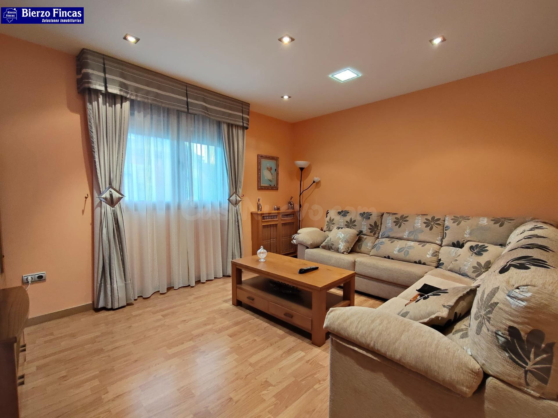 SE VENDE CASA EN FABERO - foto 2