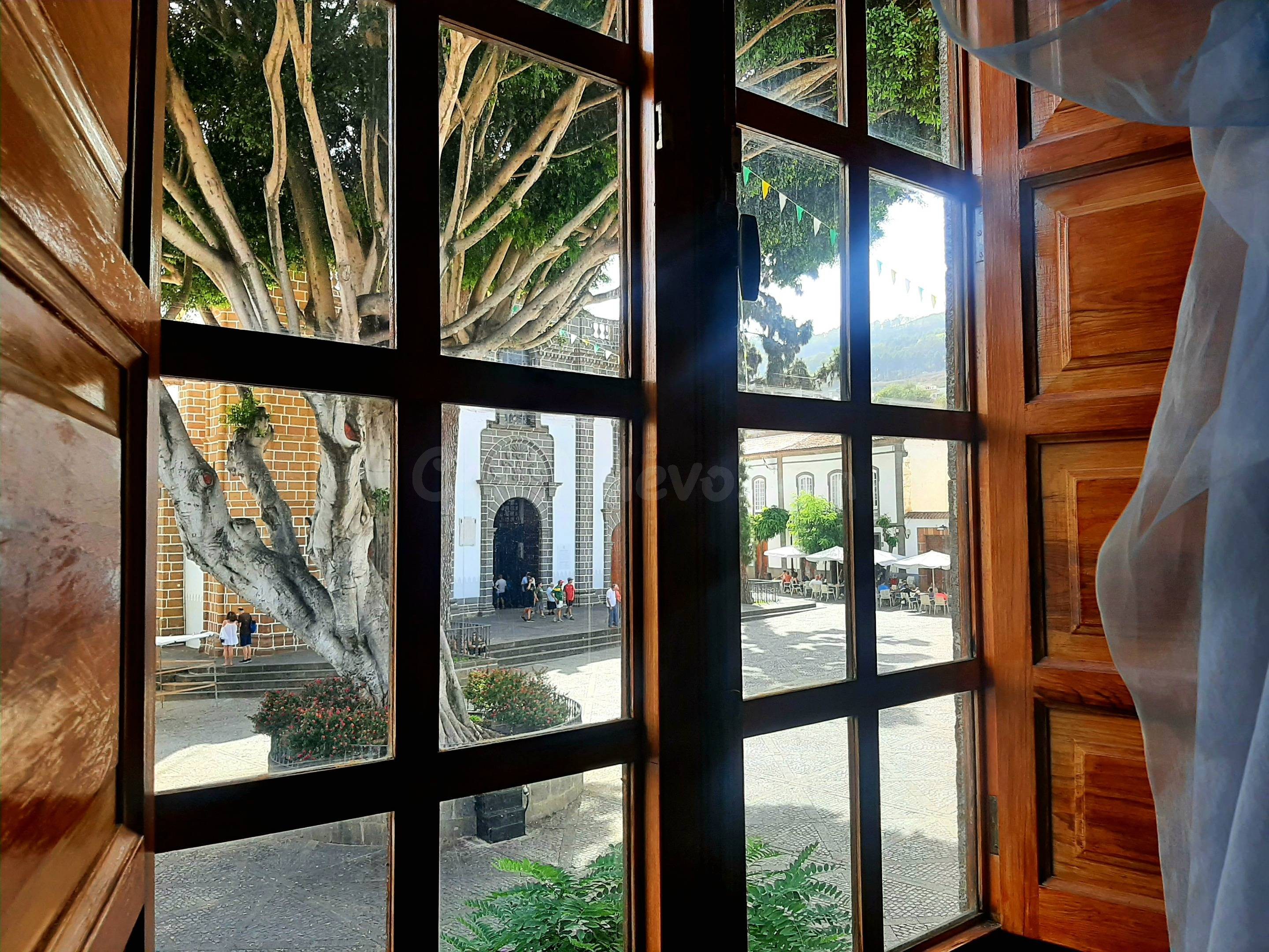 Edificio con encanto actualmente uso mixto, dos locales come - foto 2