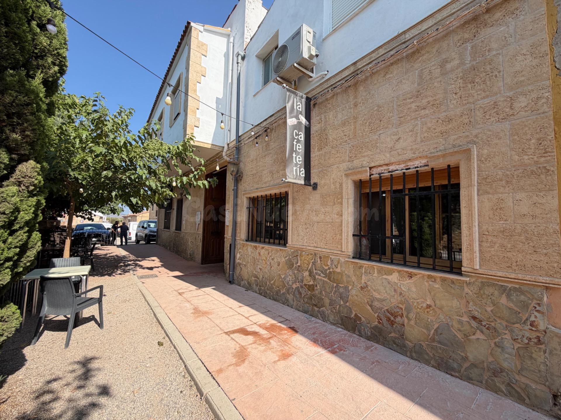 ESPECTACULAR NEGOCIO DE HOSTELERÍA EN PLENO FUNCIONAMIENTO