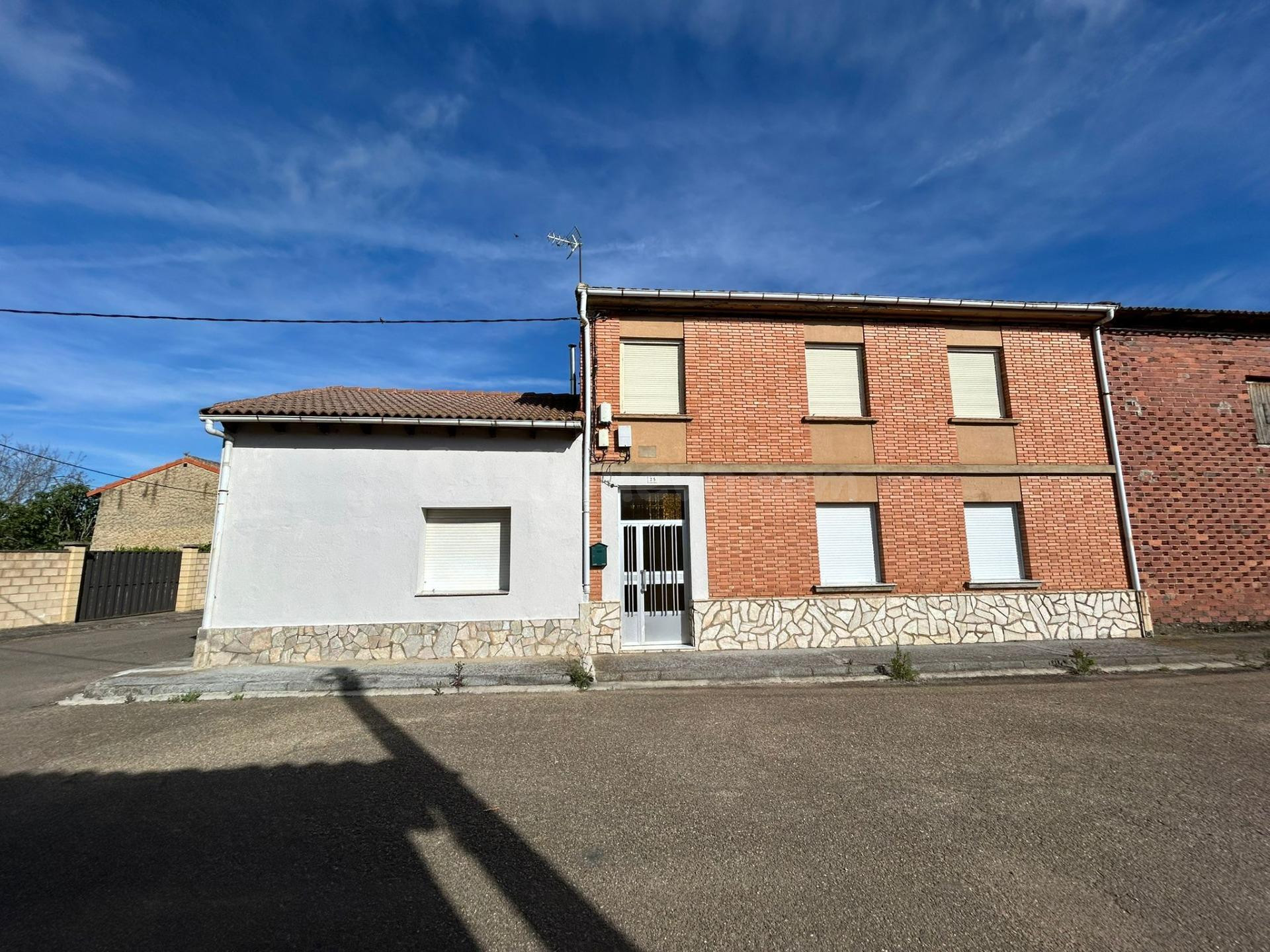 SE VENDE CASA EN ALDEA DEL PUENTE – VALDEPOLO