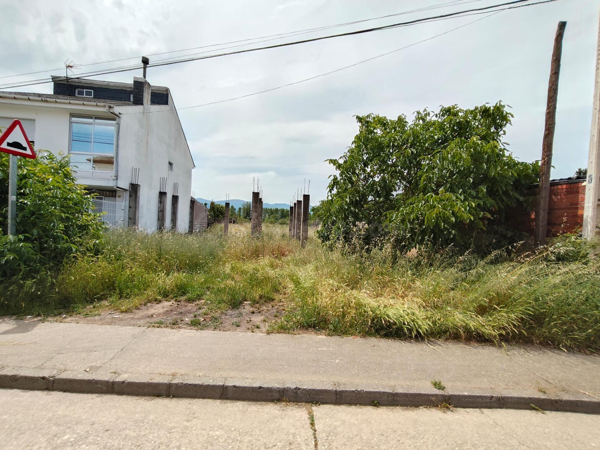 SE VENDE PARCELA URBANA EN NARAYOLA