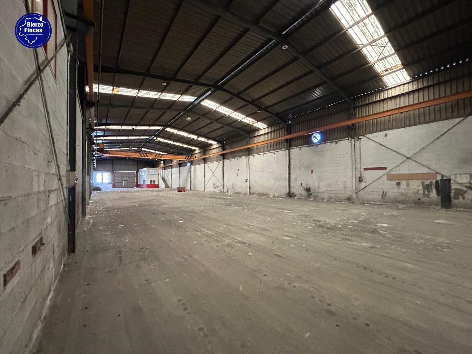 SE ALQUILA NAVE INDUSTRIAL EN PONFERRADA