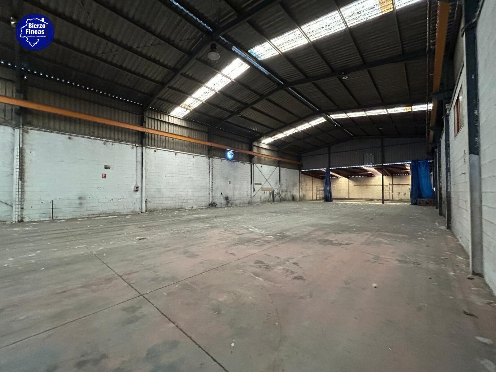 SE ALQUILA NAVE INDUSTRIAL EN PONFERRADA - foto 2