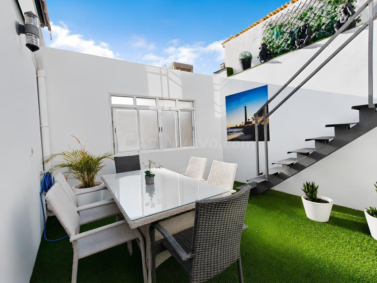Una oportunidad interesante para quienes buscan adquirir un edificio completo con varias unidades residenciales dentro de una misma propiedad. - foto 3