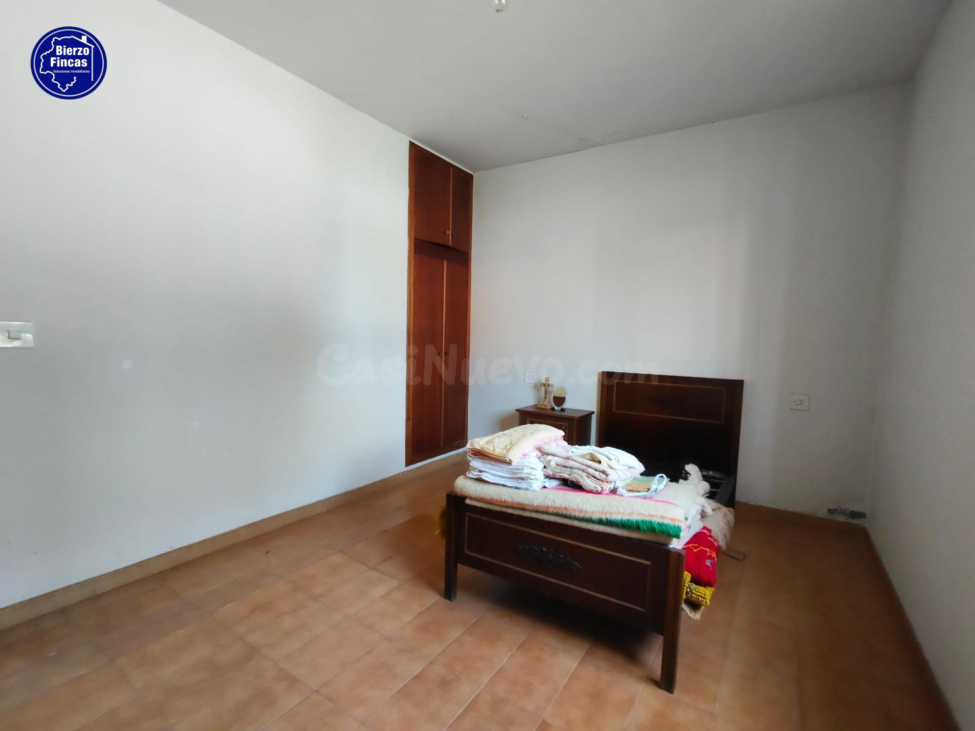 SE VENDE CASA CON GRAN PARCELA EN DEHESAS - foto 5