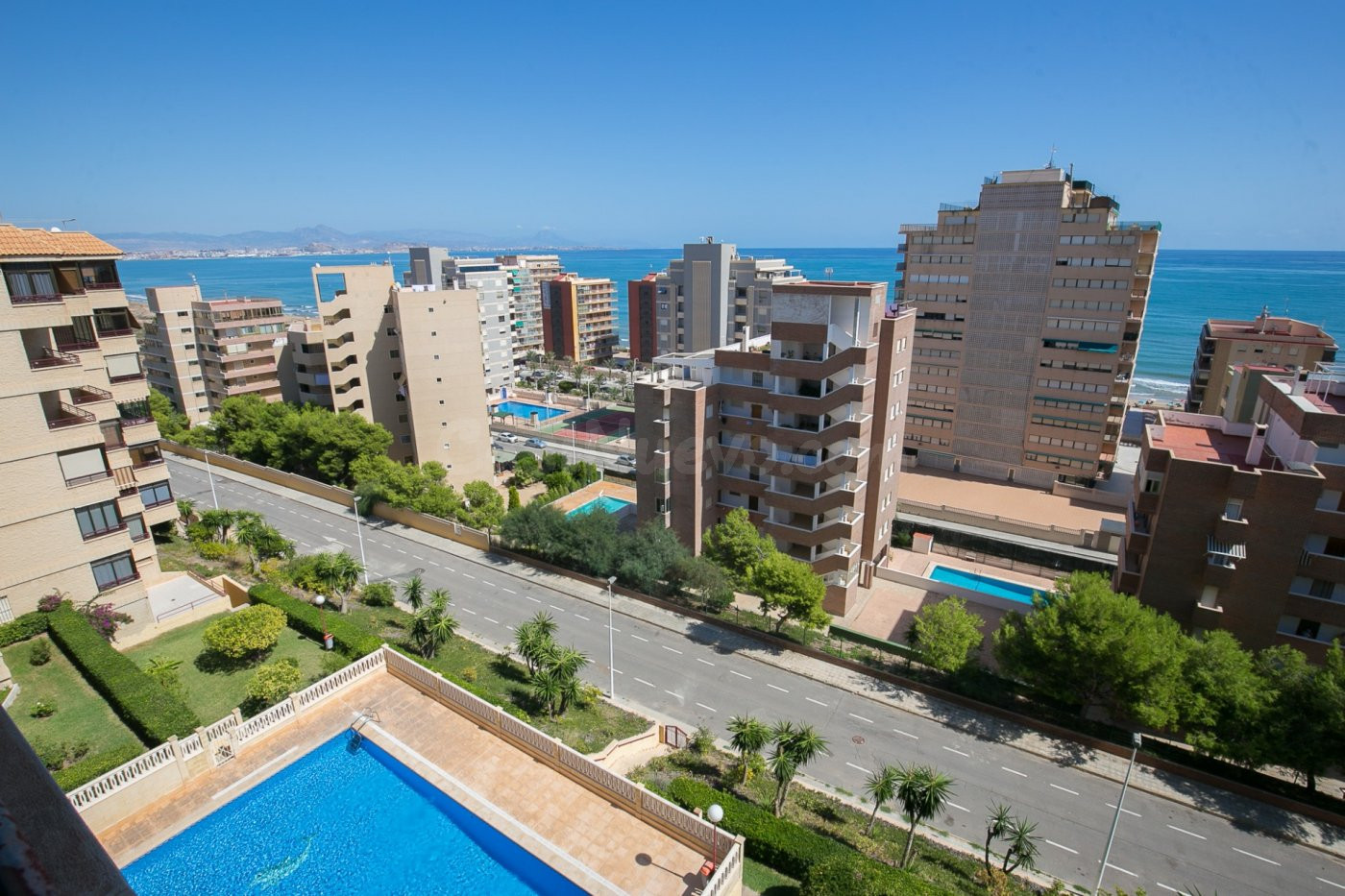 ALQUILER CON VISTAS AL MAR, ULTIMO PISO