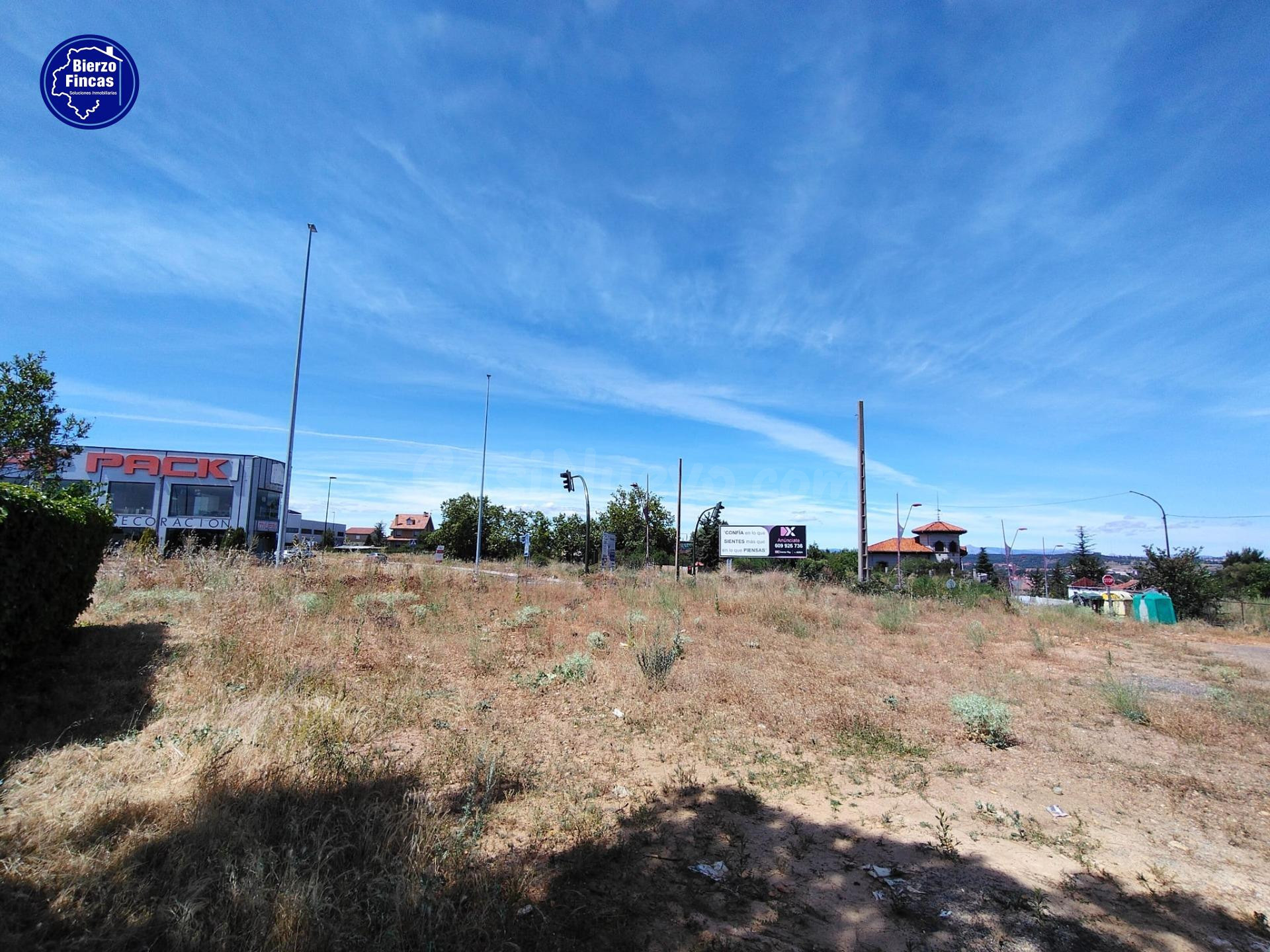 SE VENDE TERRENO URBANIZABLE EN TROBAJO DEL CAMINO - foto 3