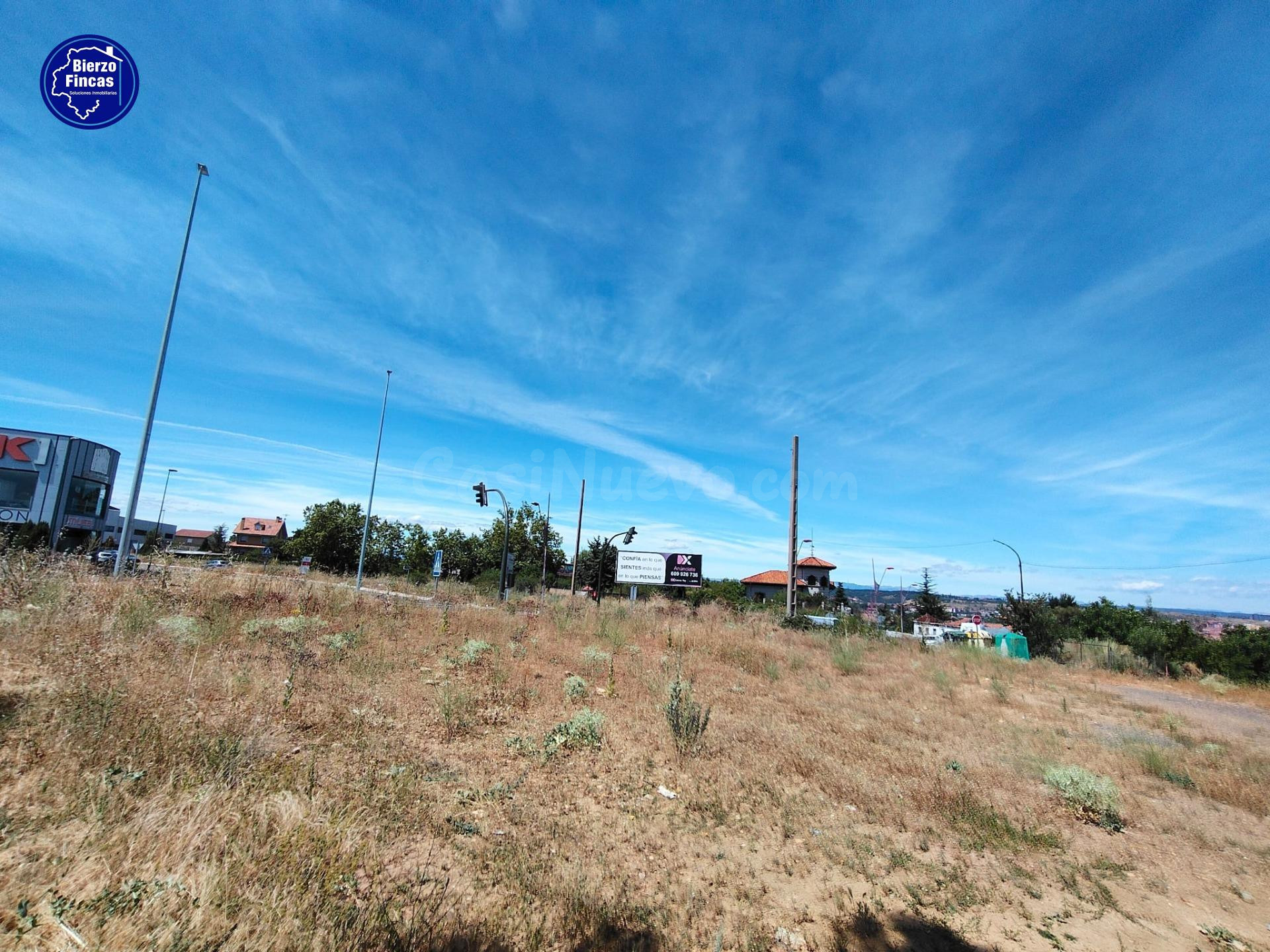 SE VENDE TERRENO URBANIZABLE EN TROBAJO DEL CAMINO - foto 4