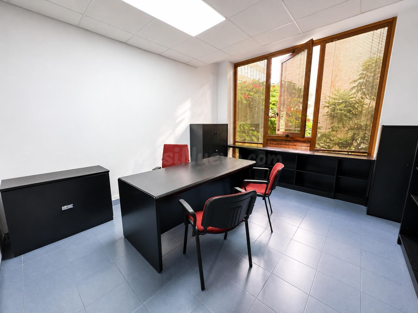 Oficina totalmente equipada con garaje incluido – Zona Venegas - foto 2