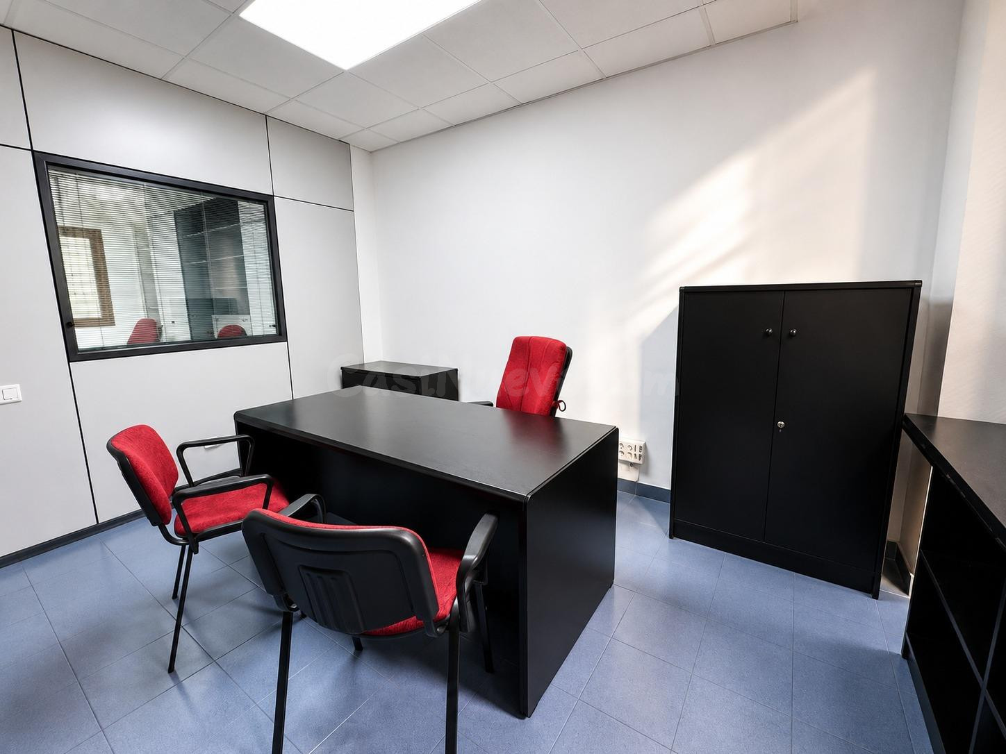 Oficina totalmente equipada con garaje incluido – Zona Venegas - foto 3