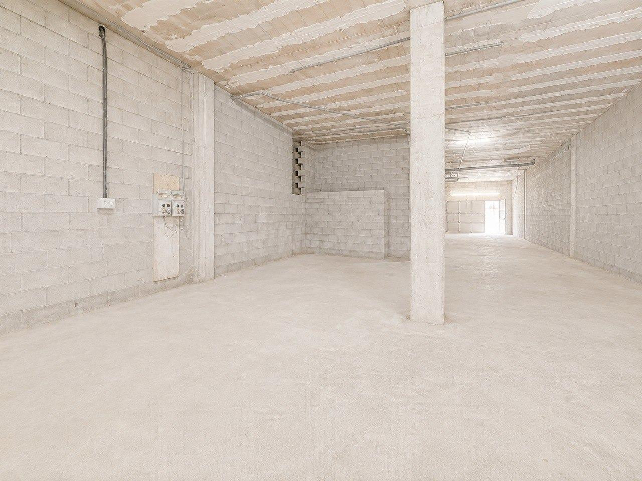 Gran local de 578 m2 en Guanarteme, dos fachadas y 4 salidas - foto 5