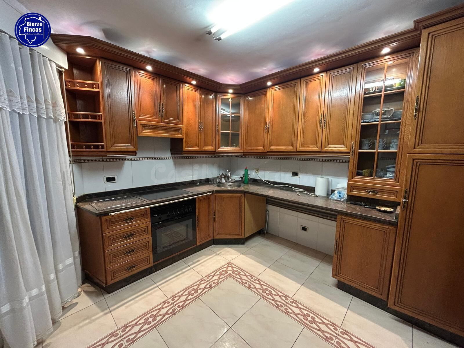 SE VENDE AMPLIO PISO EN LA PALOMERA, LEÓN
