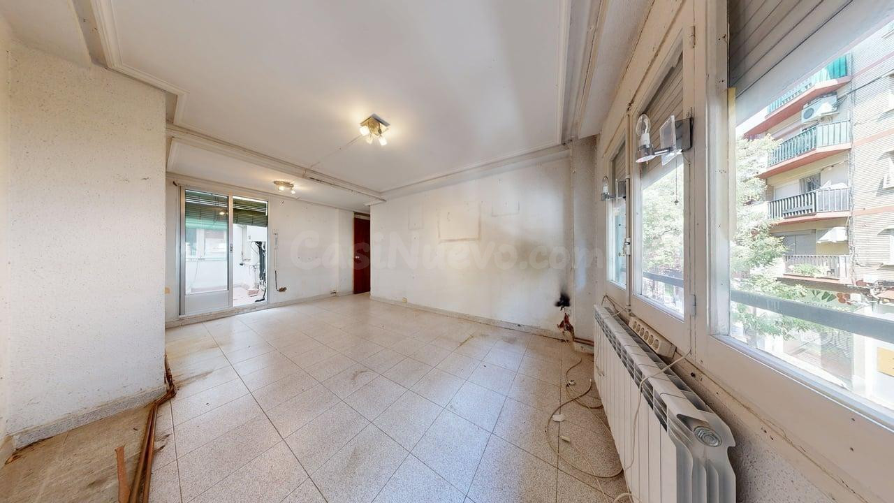 Piso de 53m2 útiles para REFORMAR. Distribuido en dos dormit - foto 4