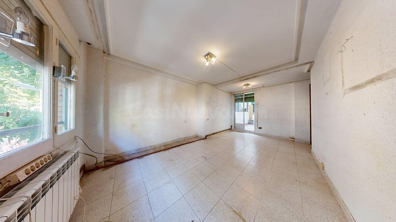 Piso de 53m2 útiles para REFORMAR. Distribuido en dos dormit - foto 5