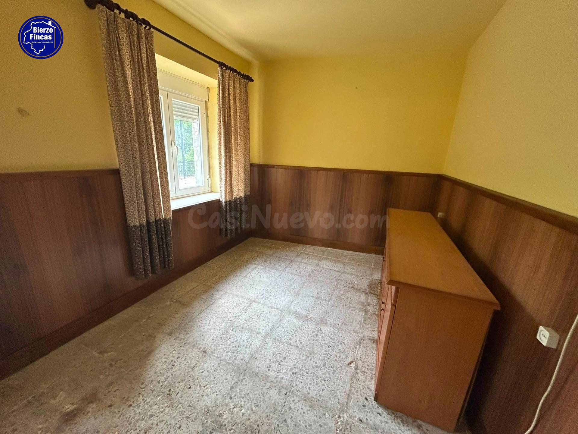 SE VENDE CASA CON TERRENO EN VILLAVERDE DE LA ABADÍA - foto 5
