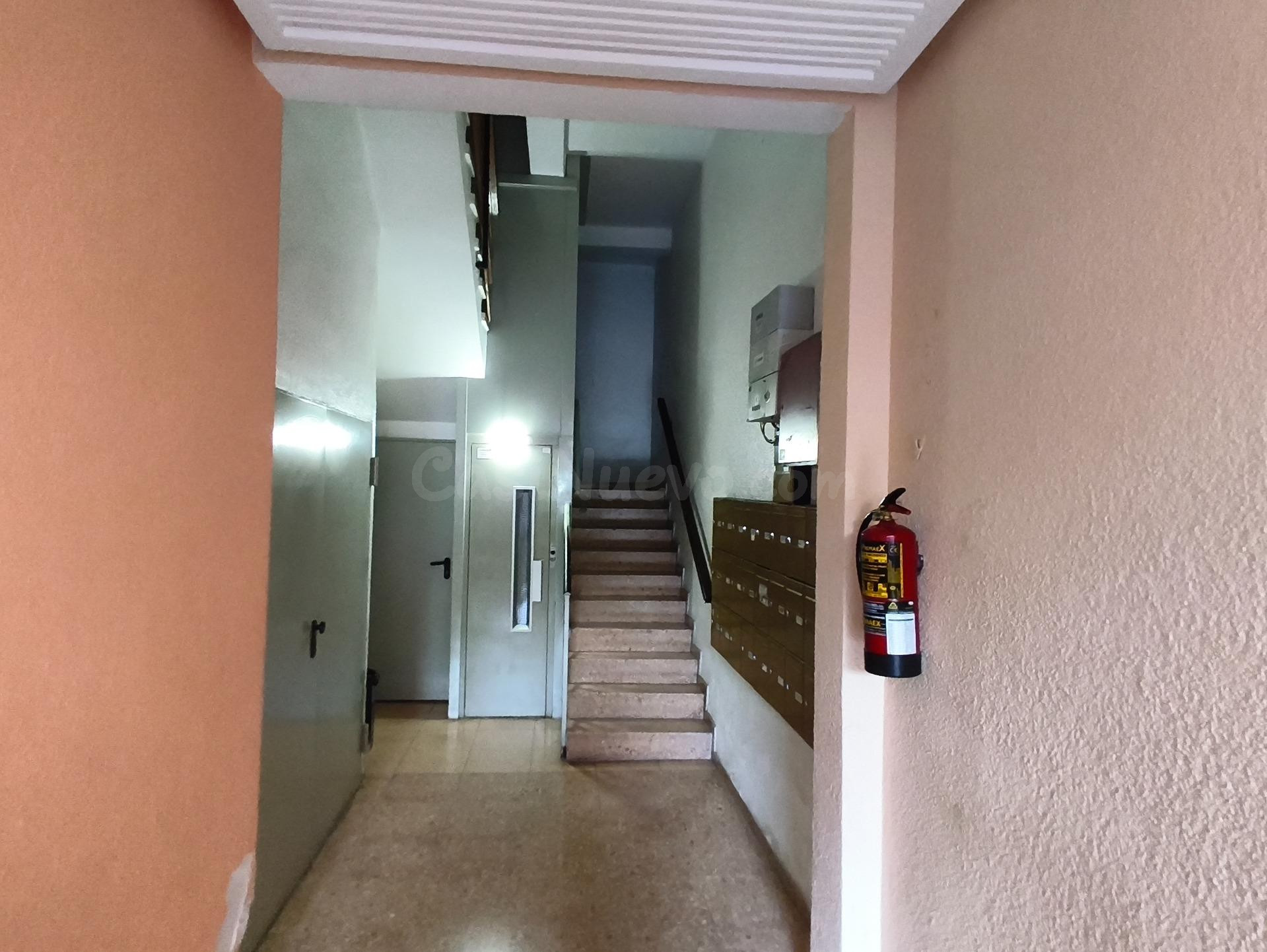 Piso de 44m2 útiles. Distribuido dos dormitorios, salón-coci - foto 4