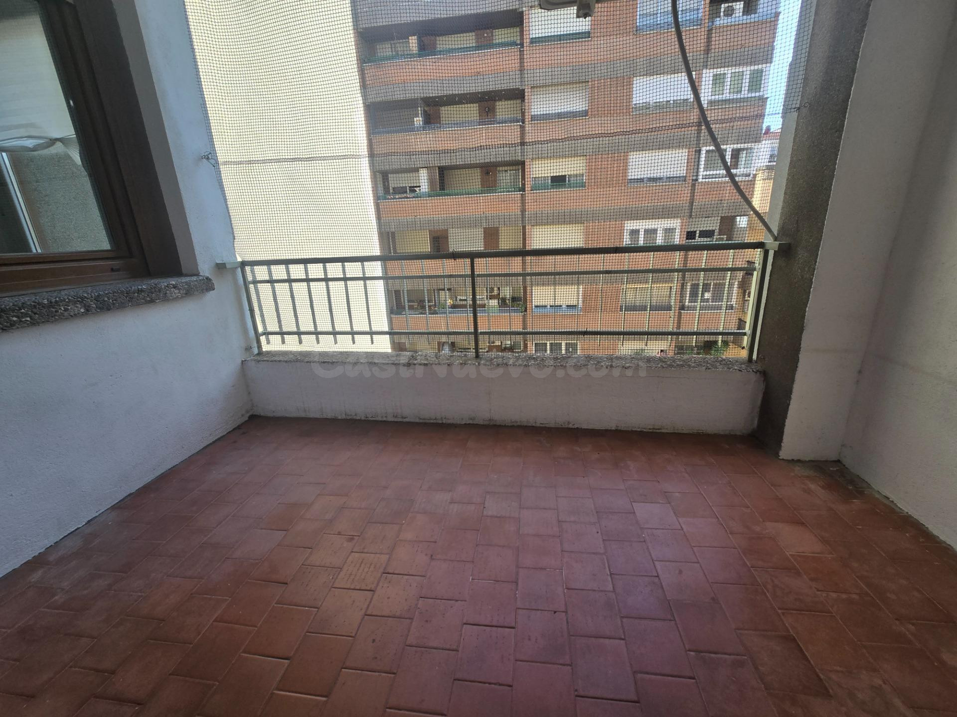 Piso de 85m2 útiles con PLAZA DE GARAJE. Distribuido en tres - foto 4
