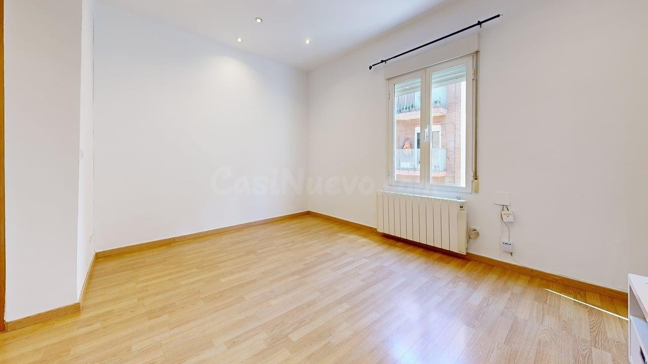 Piso de 50m2 útiles. Distribuido en dos dormitorios, salón,  - foto 3